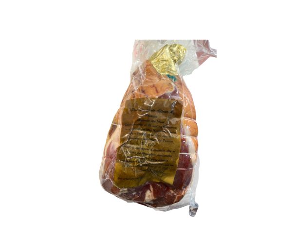 Prosciutto crudo disossato addobbo affinato in cantina valdobbiadene